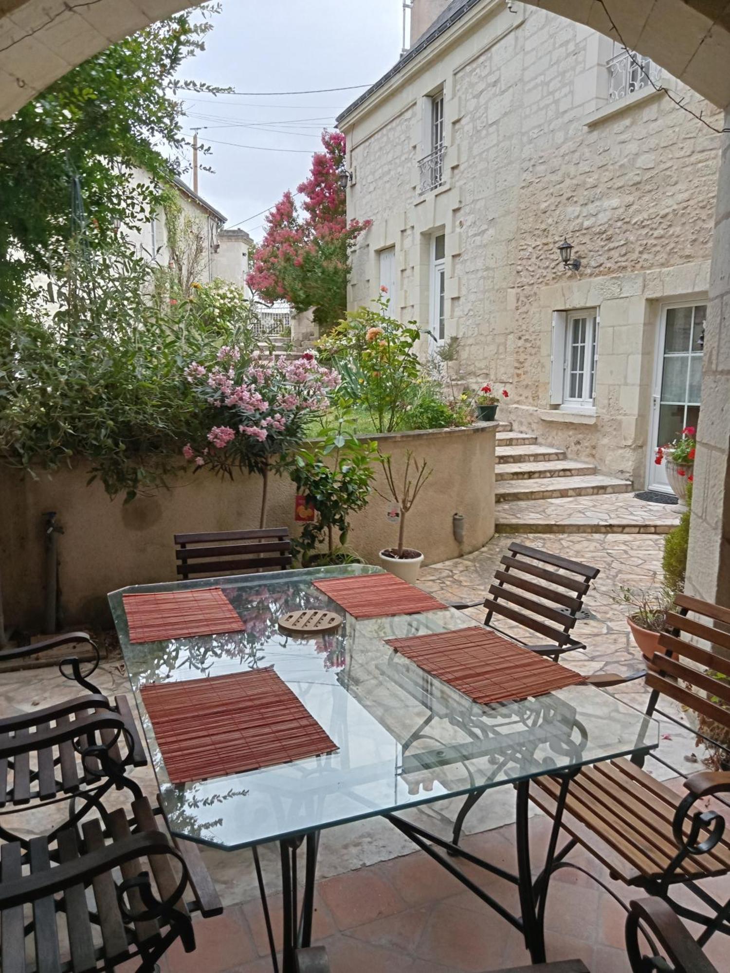Villa Esprit Troglo Beaumont-en-Véron Exterior foto